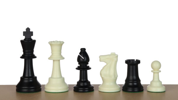 Plastic schaakstukken (verzwaard) zwartwit - 2 extra koninginnen