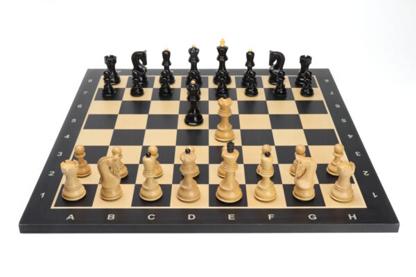 Schaakset Zagreb zwart wit met zwart wit schaakbord