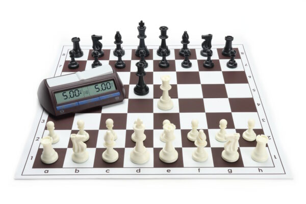 Club schaakset (schaakbord bruin wit, schaakstukken, DGT2010)